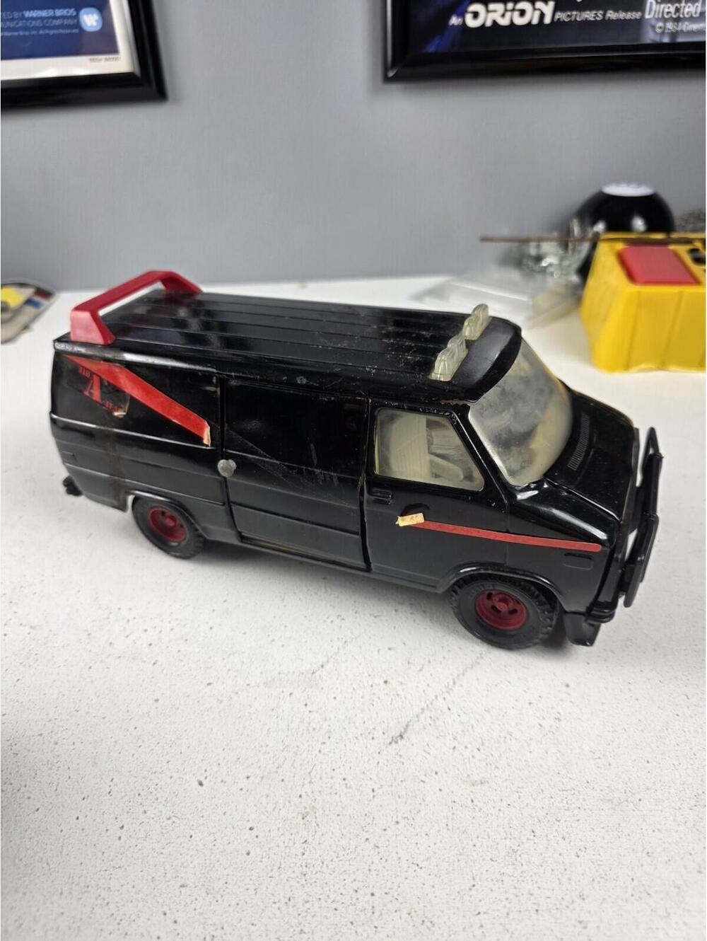 A-Team "Mr. T" BA Baracus 1983 ERTL 1:18 Scale 11" Metal Van w/ Sliding Door